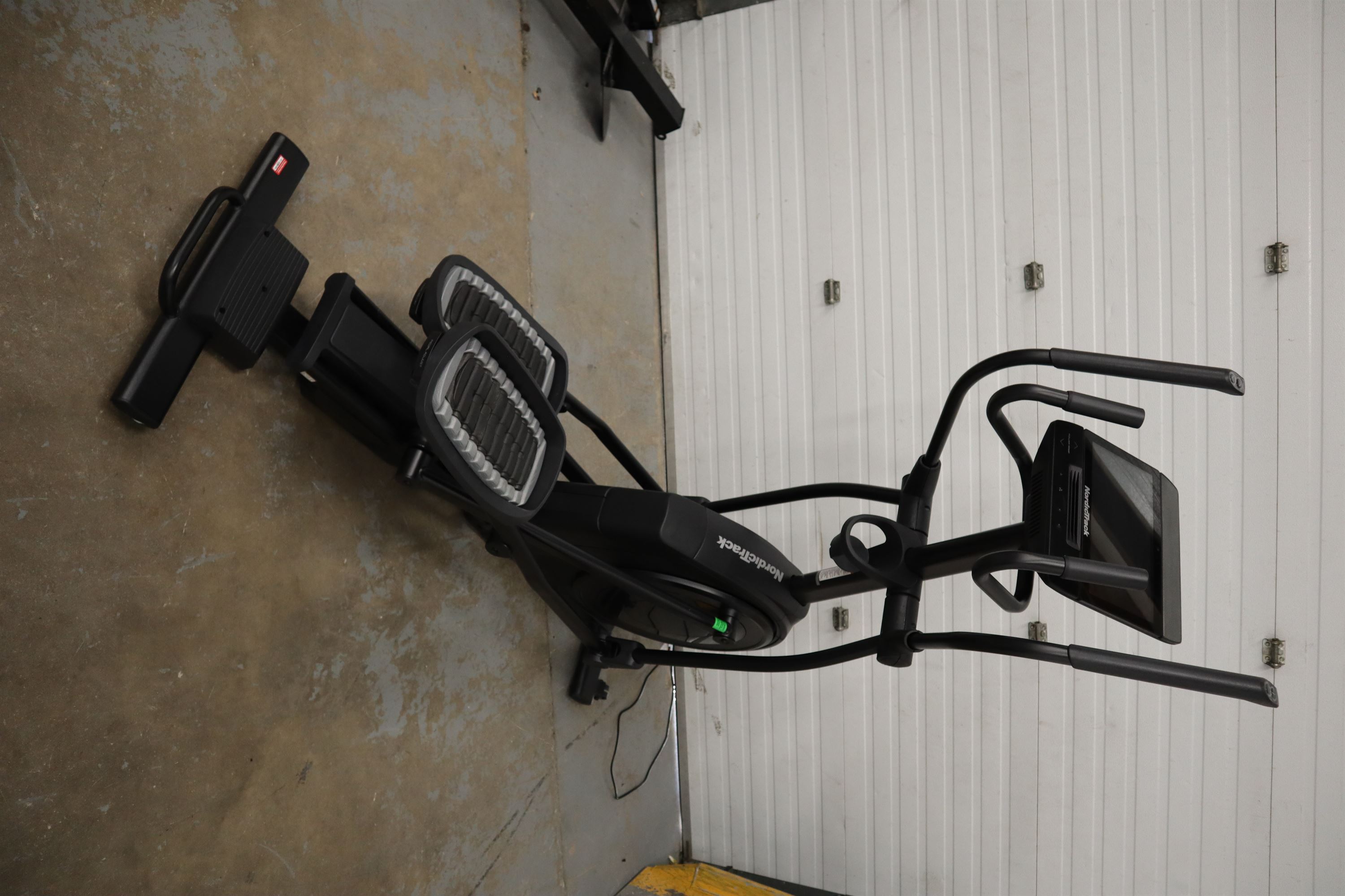 Used NordicTrack AirGlide 14i NTEL714236 Adjustable Inline Elliptical