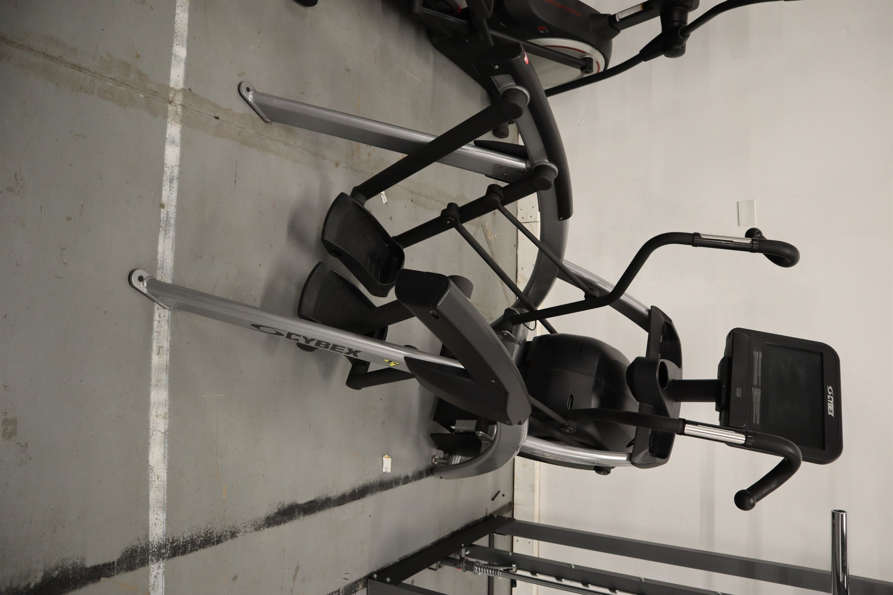 Used Cybex Arc Trainer Total Body R Series 70T CRMIBT ZBD100 Adjustable Inline Elliptical