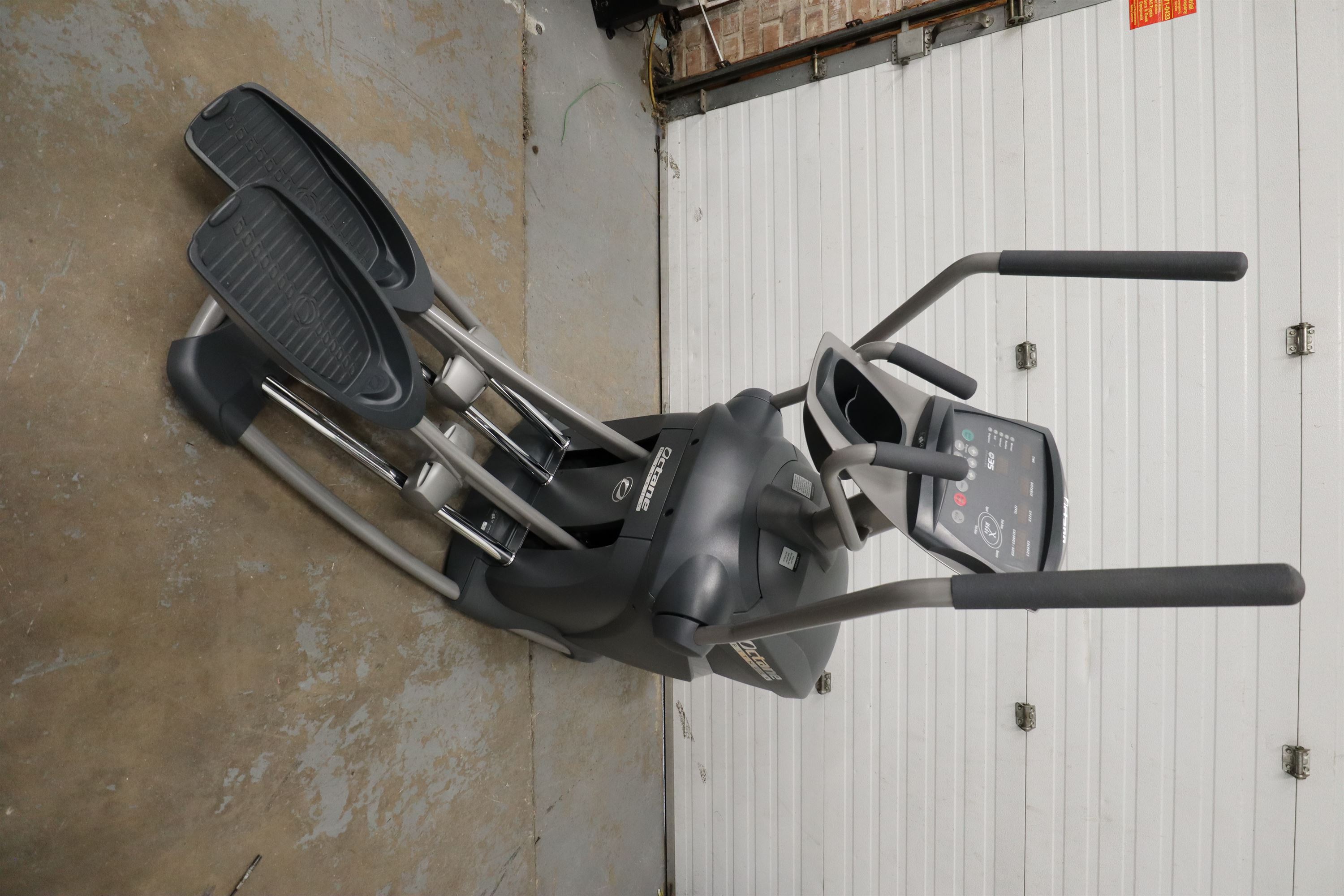 Used Octane Fitness Q35 V08070 Elliptical