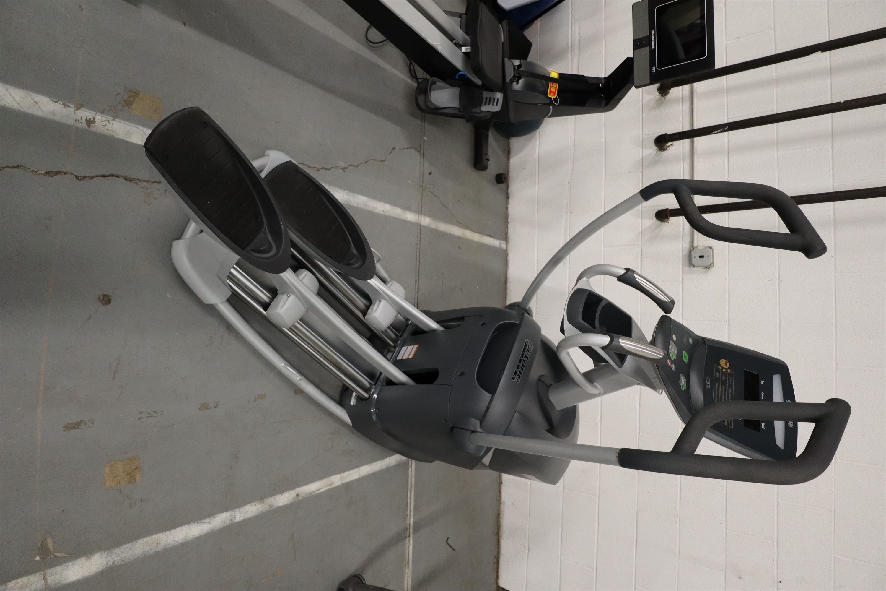 Used Octane Fitness Q37X V1408G Elliptical