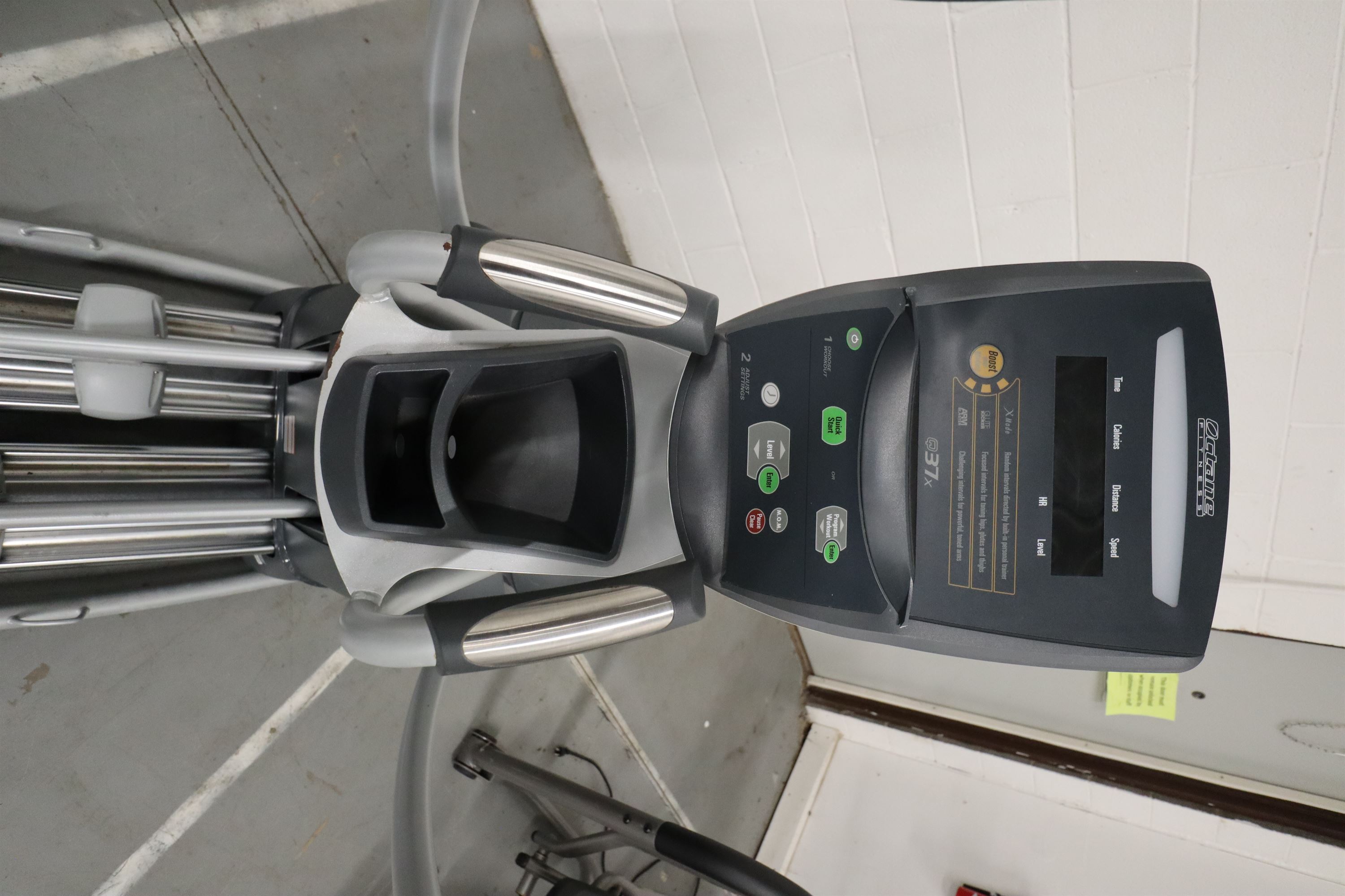 Used Octane Fitness Q37X V1408G Elliptical