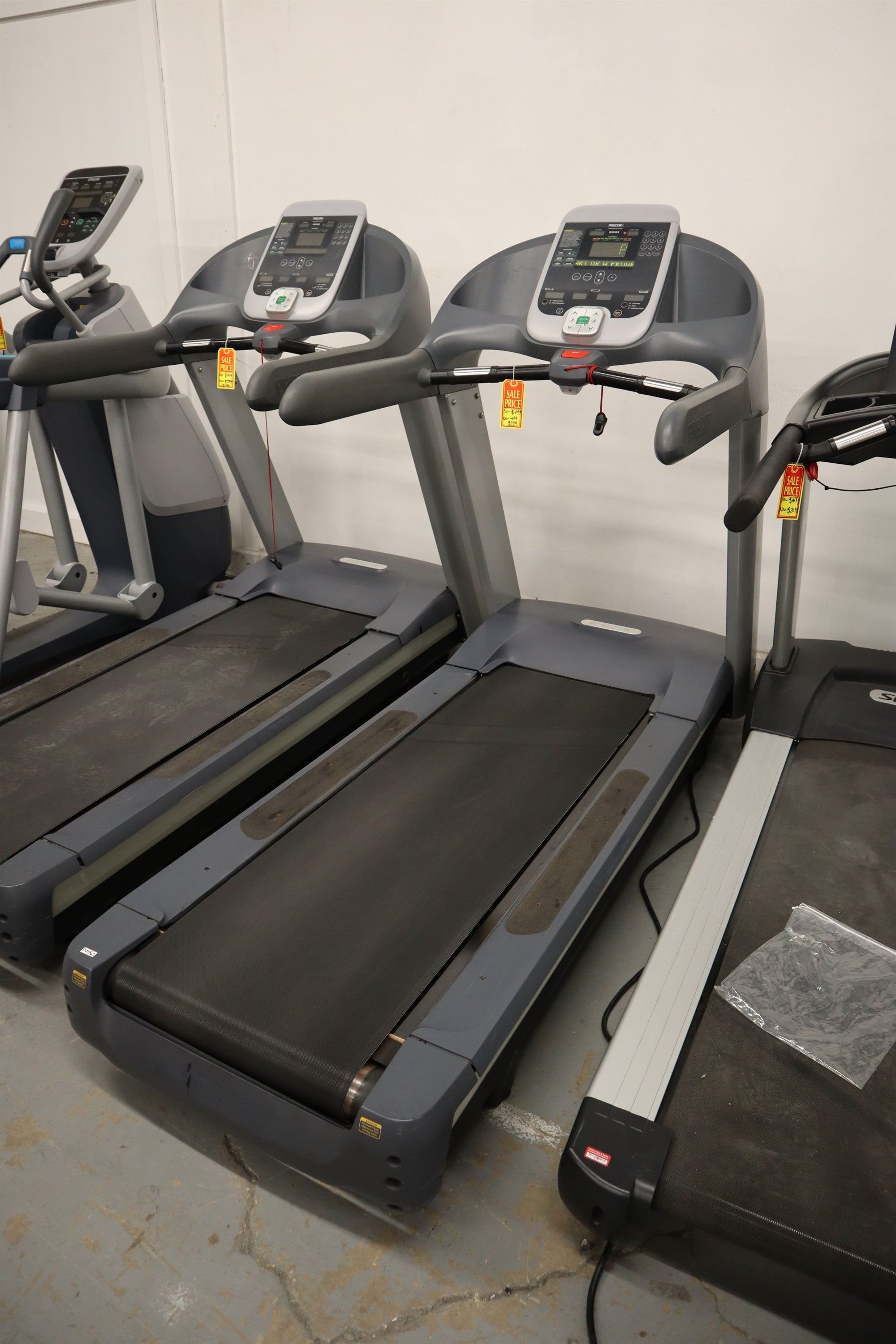 Used Precor 956i Experience AGKYL16 Non Folding Treadmill